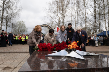 Церемония зажжения Вечного огня  на воинском мемориале братского захоронения «Березовая аллея» в г. Любань