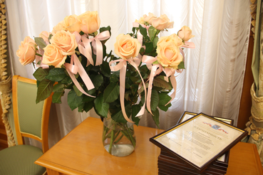 18 марта 2026 года состоялась процедура награждения работников архивной службы Ленинградской области ведомственными наградами.